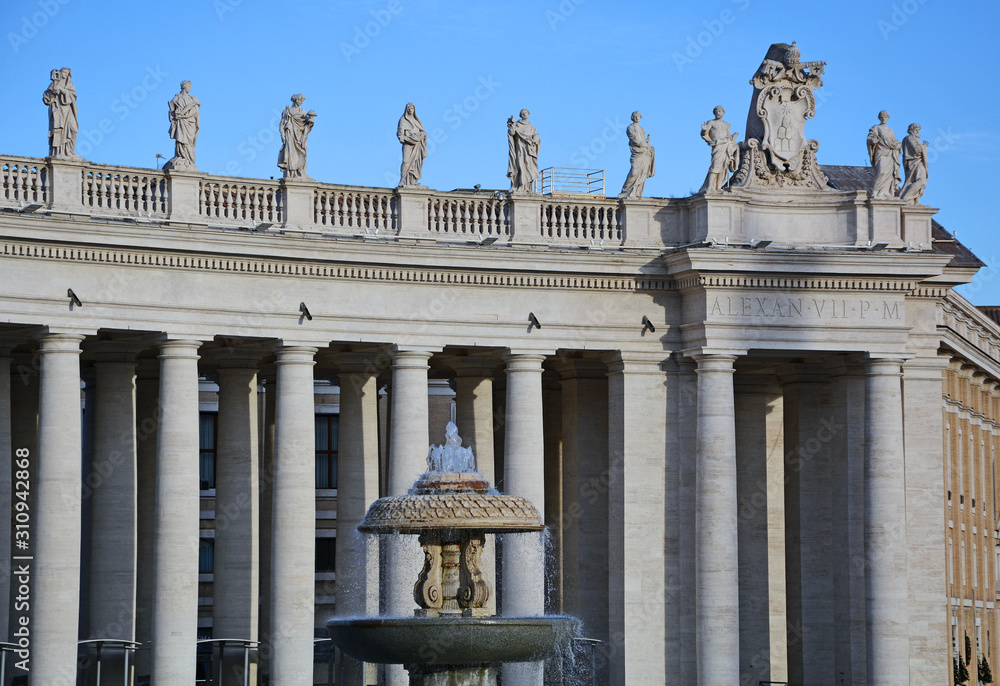 Berninis Kolonnaden am Petersplatz, Vatikanstadt, Rom