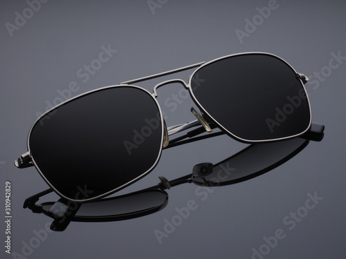 Sunglasses polarized studio black light