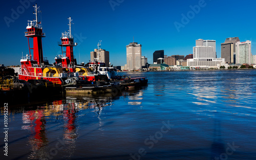 Fotografie APRIL 27, 2019 NEW ORLEANS, LOUISIANA, USA - Algiers Point harbor faces New Orle