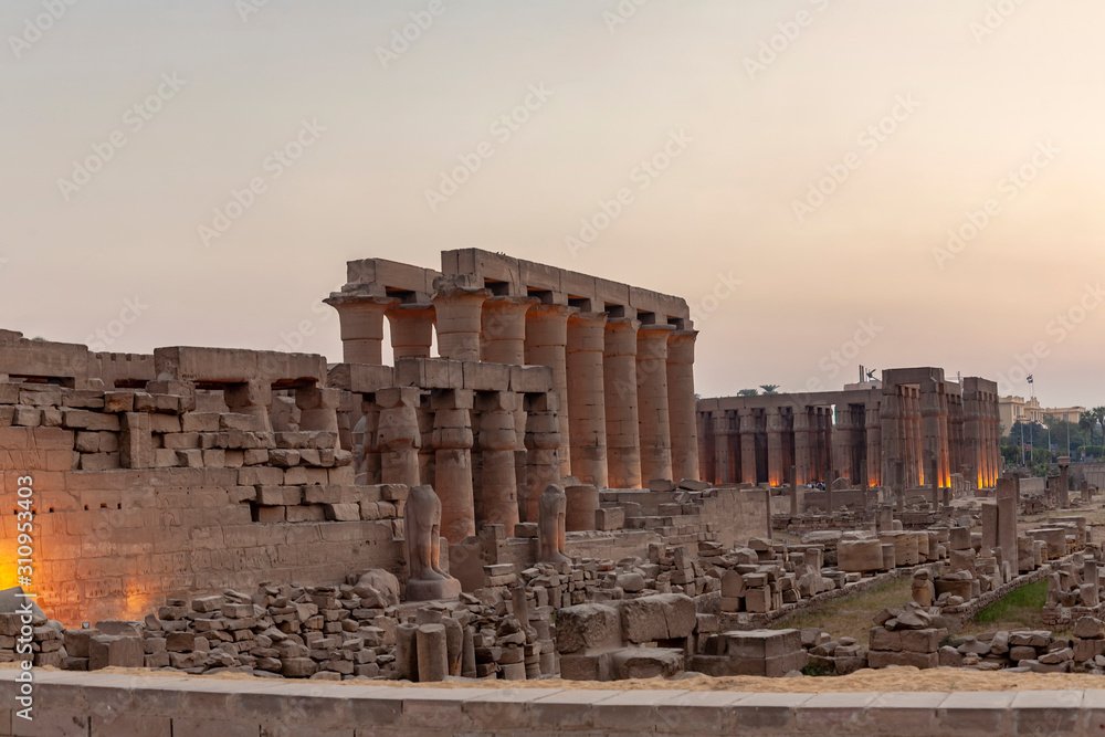 Luxor-Tempel am Abend