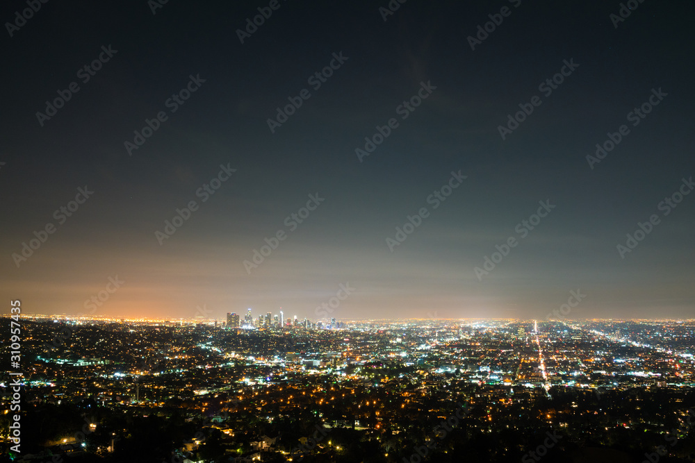 Obraz premium Amazing view of Los Angeles city at night