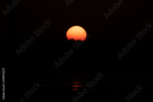 Gao Mei wetland sunset like a fireball © 曾應鐘
