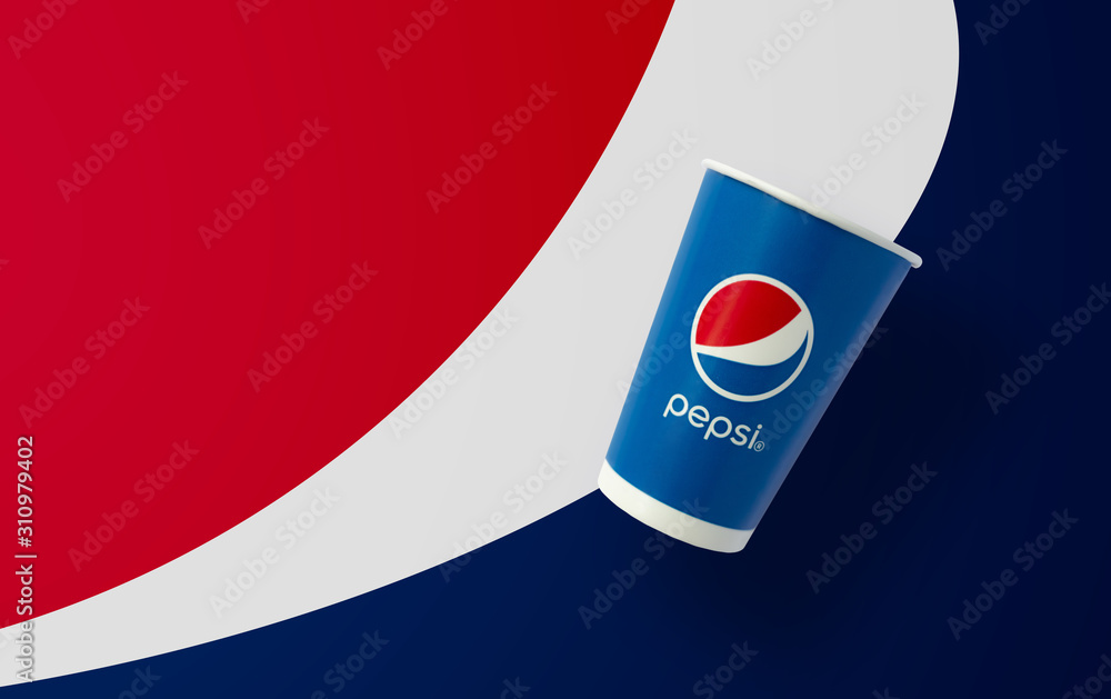 Ledig tillykke mærke navn BANGKOK, THAILAND - December 18, 2019: Pepsi paper cup with new Pepsi logo  on Pepsi poster background. Pepsi is a world famous carbonated soft drink.  Illustrative editorial Stock Photo | Adobe Stock