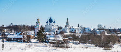 Tableau sur toile View of the Cathedral of the Nativity of the Virgin in the Kremlin of the ancient Russian city of Suzdal in winter