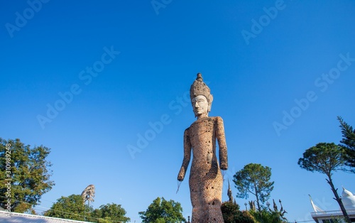 Statues in Thailand, beliefs about heaven and hell © ponsatorn