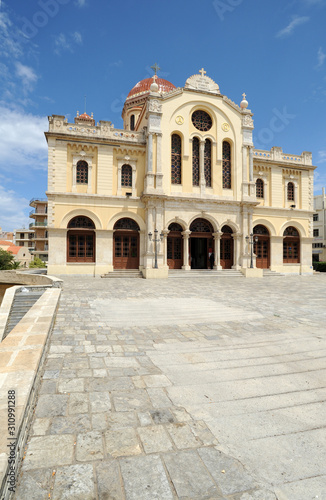 Façade de la cathédrale Saint-Ménas à Héraklion en Crète