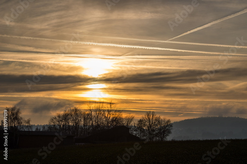 Dramatischer Sonnenuntergang