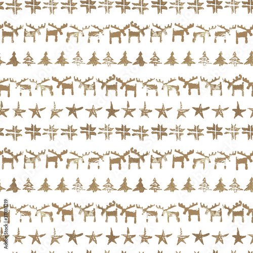 Christmas seamless textured background. hand drawun craft pattern. reindeer illustration. wrapping paper for winter holidays.