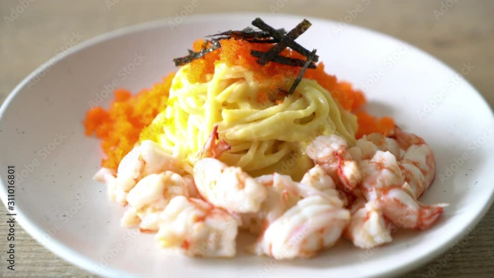 spaghetti creamy with shrimps and shrimp eggs spaghetti creamy with shrimps and shrimp eggs