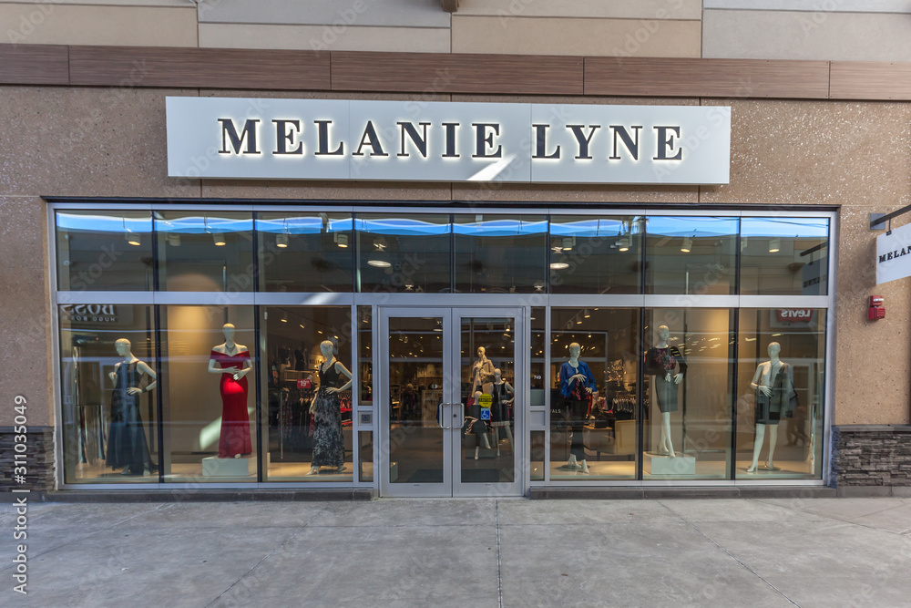 Niagara On the Lake, Canada- March 4, 2018: Melanie lyne storefront, Melanie  Lyne is an an American fashion house. Stock Photo