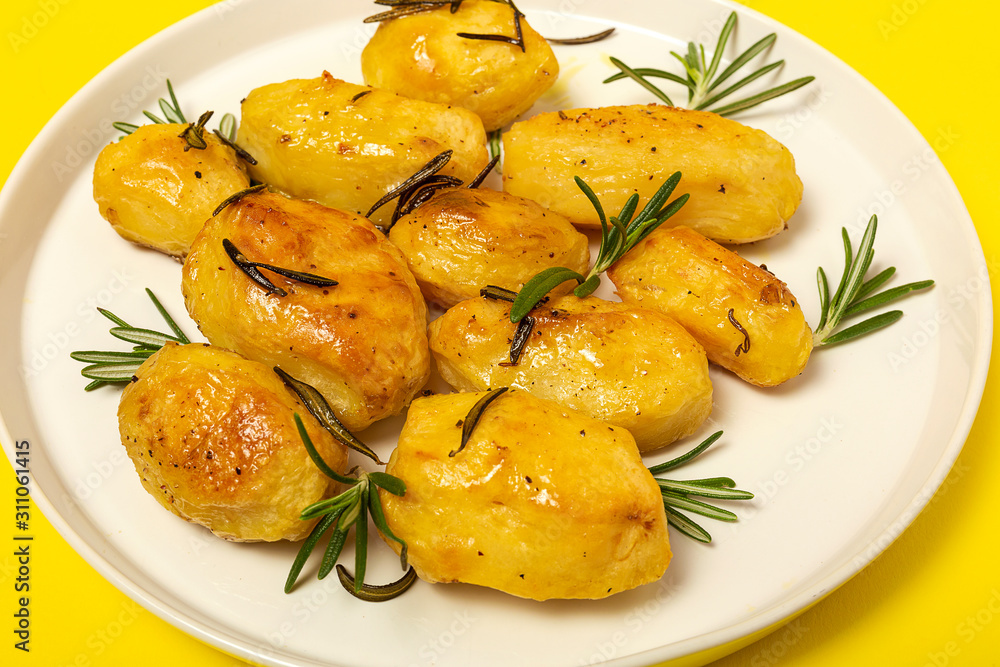 Homemade roasted potatoes with rosemary Homemade roasted potatoes with rosemary