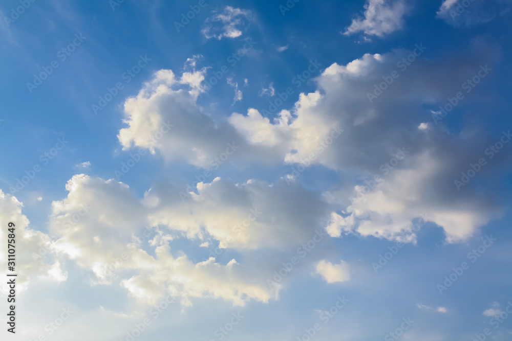 Naklejka premium blue sky with white clouds