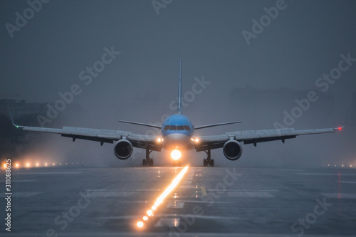 Symbolbilder Flughafen Innsbruck