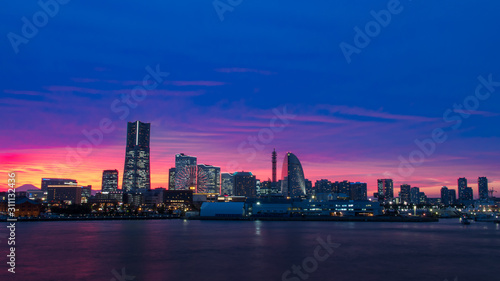 横浜の夜景 © 祥一 川原