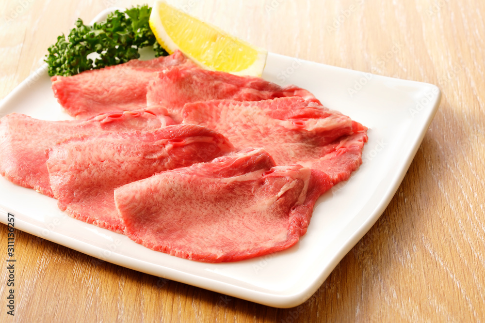 薄切り牛タン Thin-cut Gyutan (Sliced beef tongue) 薄切り牛タン Thin-cut Gyutan (Sliced beef tongue)