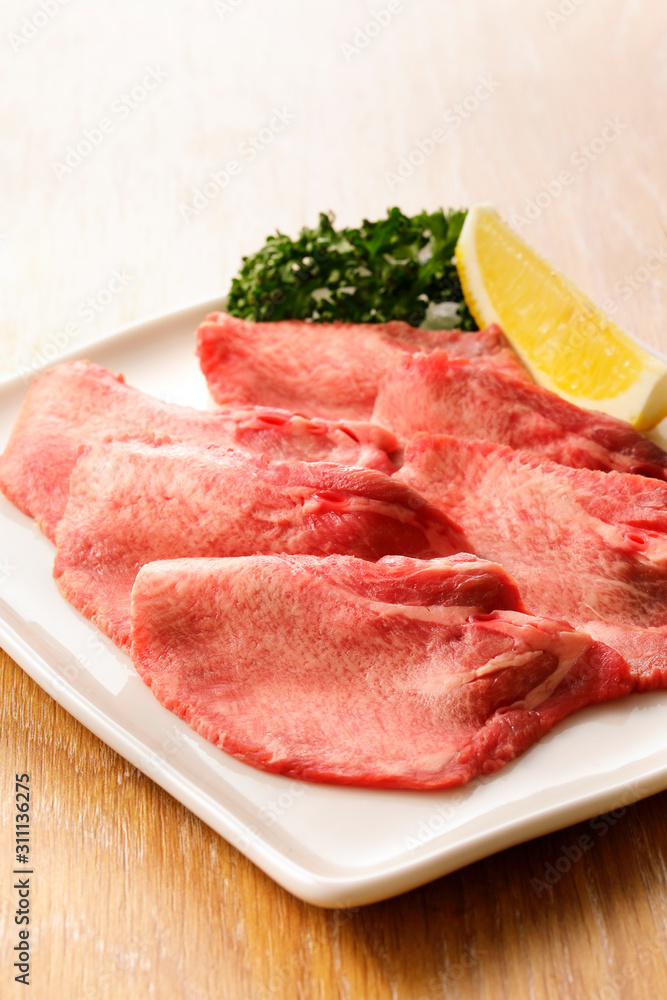 薄切り牛タン Thin-cut Gyutan (Sliced beef tongue) 薄切り牛タン Thin-cut Gyutan (Sliced beef tongue)