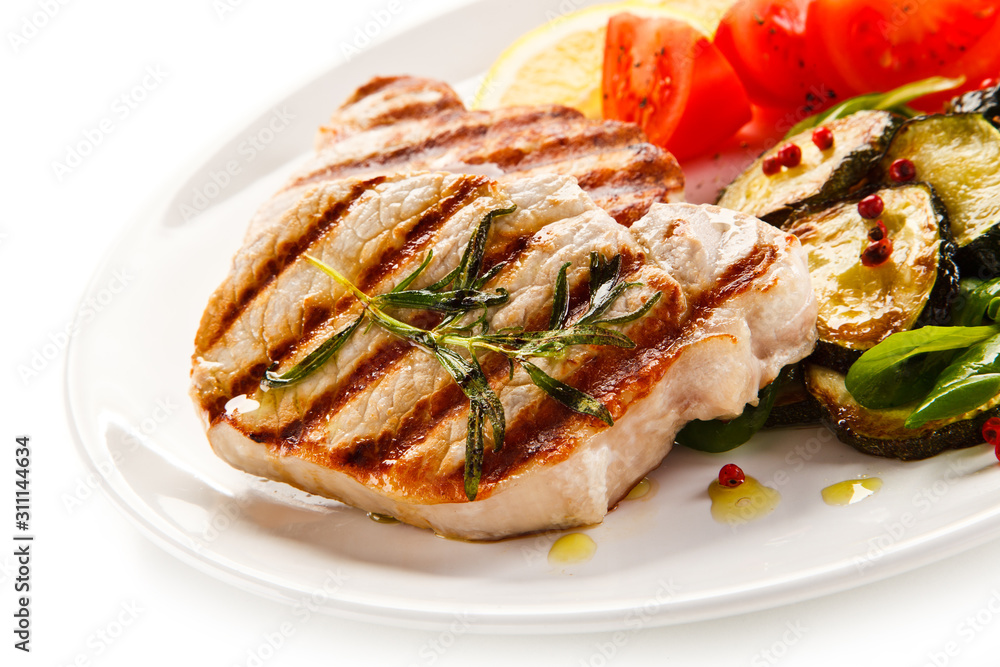 Grilled steak and vegetable salad