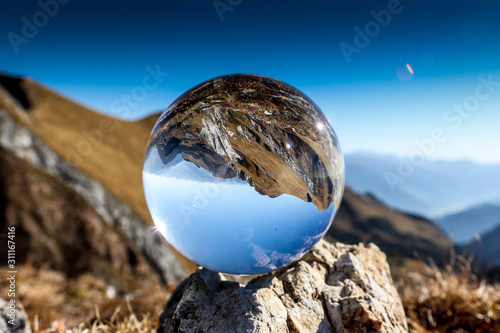 Glaskugel Alpen © Jan