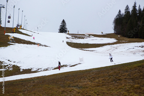 Schneemangel auf Skipisten photo