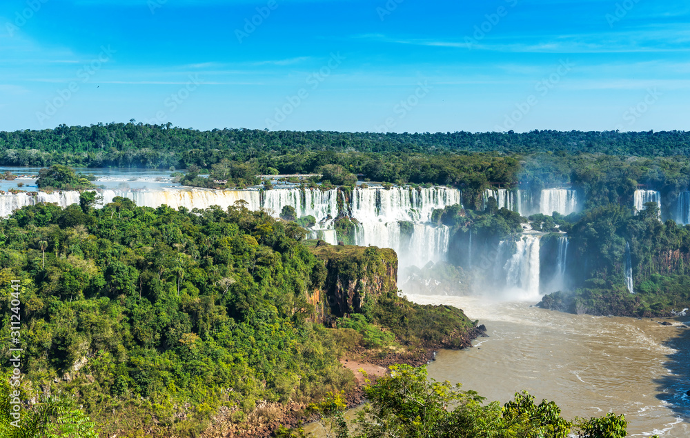 Fototapeta premium Waterfalls Cataratas Foz de Iguazu, Brazil.
