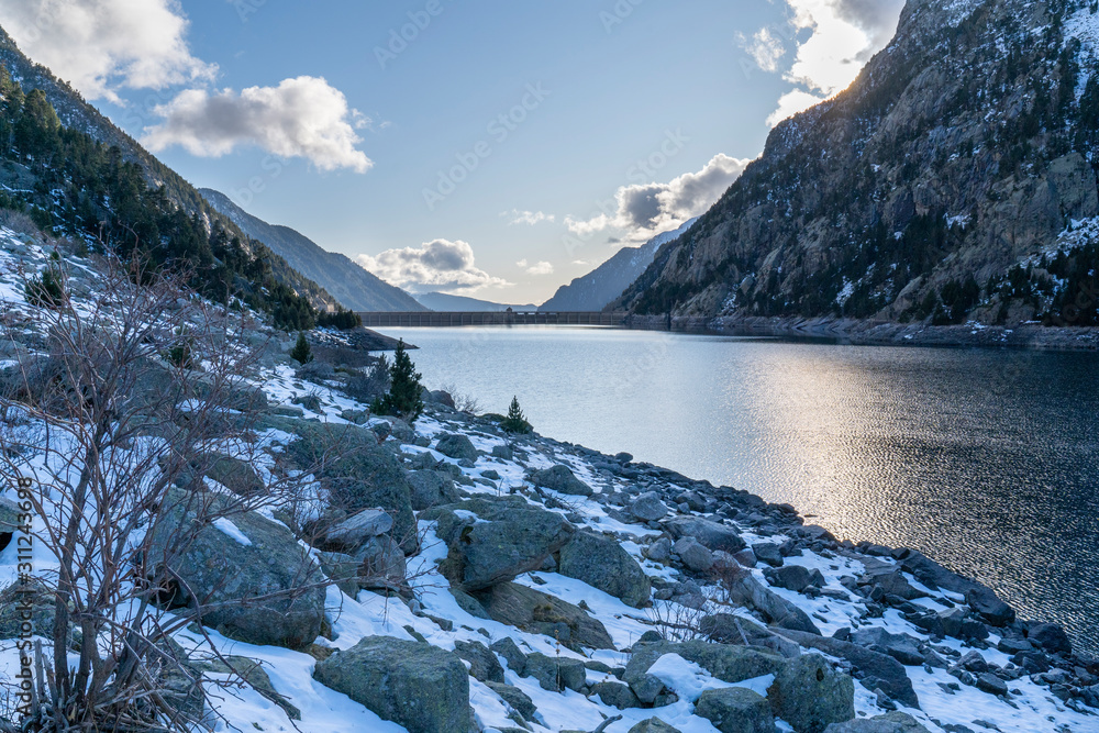 Obraz premium Cavallers reservoir in National Park of Aigüestortes and lake of Sant Maurici.