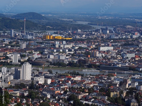 Panorama - Blick vom Pöstlingberg auf Stadt Linz