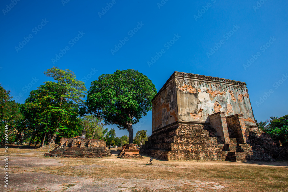 Background Unseen tourist attractions in Thailand (Big Buddha statue in Wat Si Chum) in Sukhothai province, tourists always come to see the beauty. Background Unseen tourist attractions in Thailand (Big Buddha statue in Wat Si Chum) in Sukhothai province, tourists always come to see the beauty.