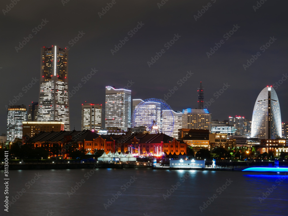 Obraz premium 横浜 赤レンガ倉庫 みなとみらい 夜景