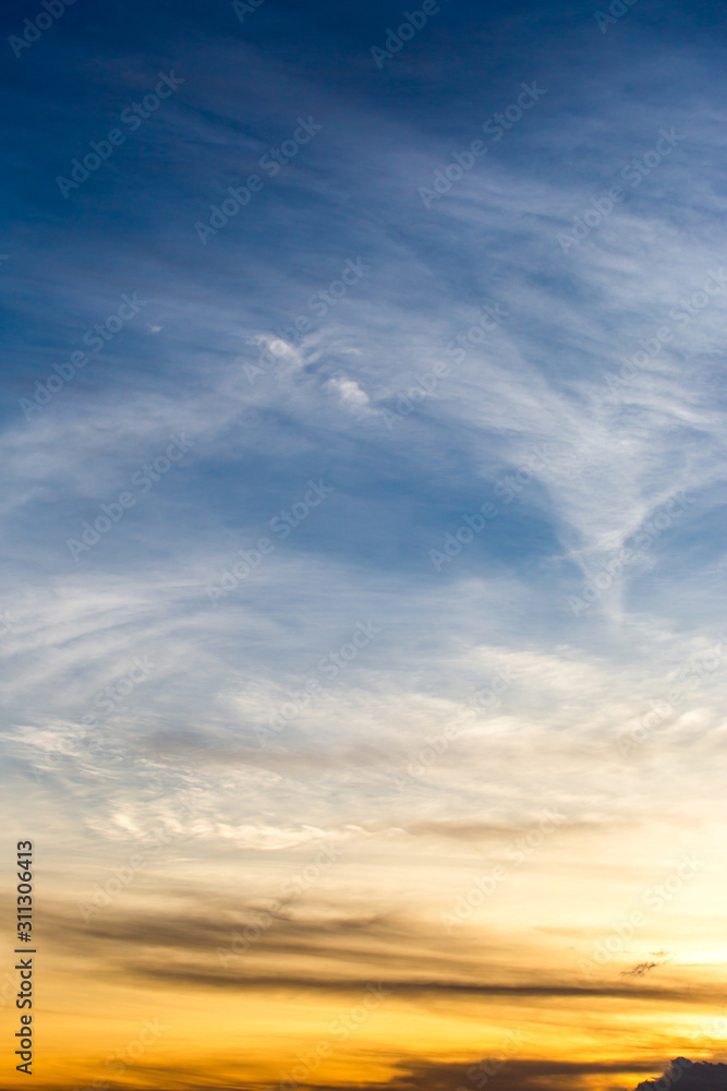 Obraz premium colorful dramatic sky with cloud at sunset