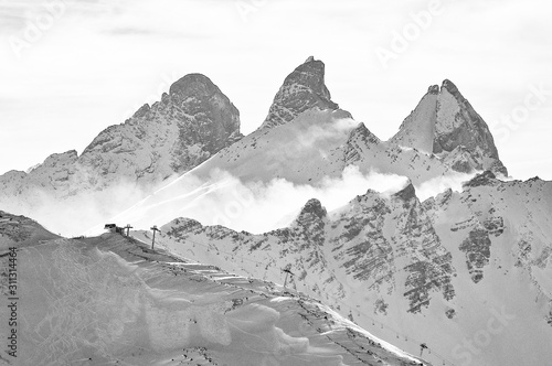 Eindrucksvolle Gebirgsszenerie in den französichen Alpen in der Region Maurienne 