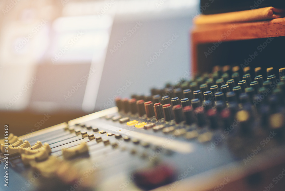 Equipment used in the recording room that modifies sound. Equipment used in the recording room that modifies sound.