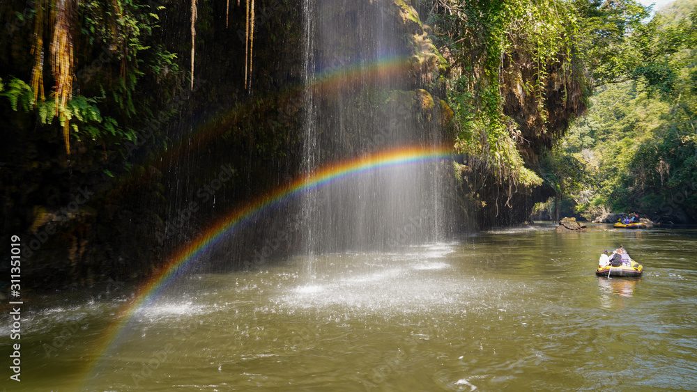 Fototapeta premium waterfall in the park Thi Lo Chu Waterfall, Tak, Thailand