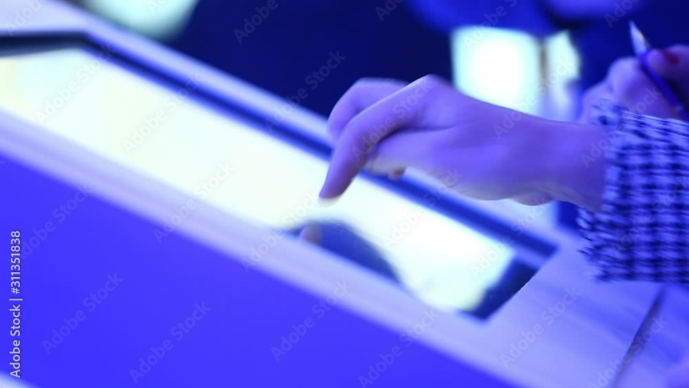 Fingers on the touchpad Fingers on the touchpad
