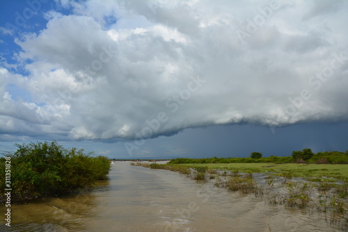 Tempête Lac Tonlé Sap Cambodge © Marc