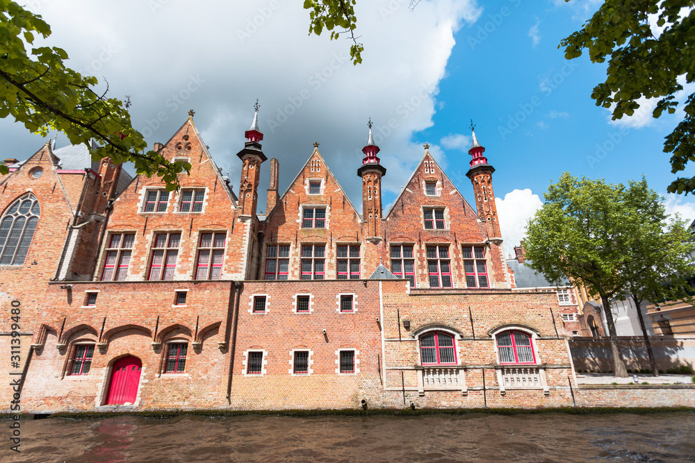 Naklejka premium Classic view of channels of Bruges. Belgium.