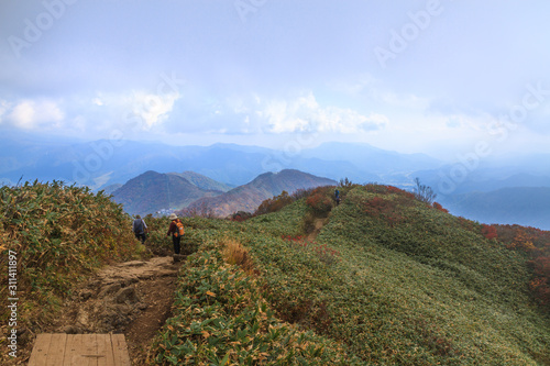 秋の天神峠から谷川岳への登山道からみた風景 photo