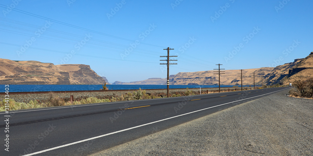 Fototapeta premium A road along the banks of the Columbia River in Eastern Oregon.