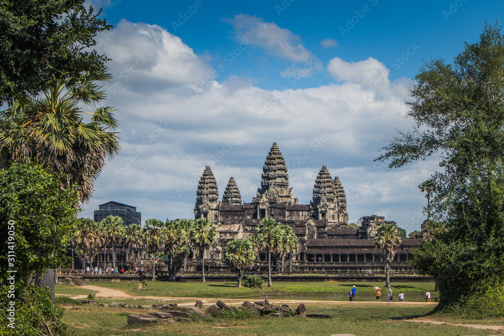 Fototapeta premium ancient temple in angkor cambodia