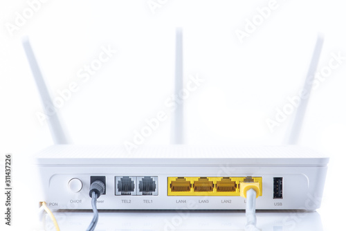 Obraz na płótnie Wireless router connected to network on white background