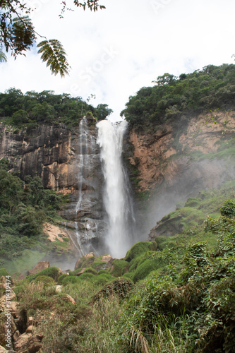 waterfall © Eli de Souza