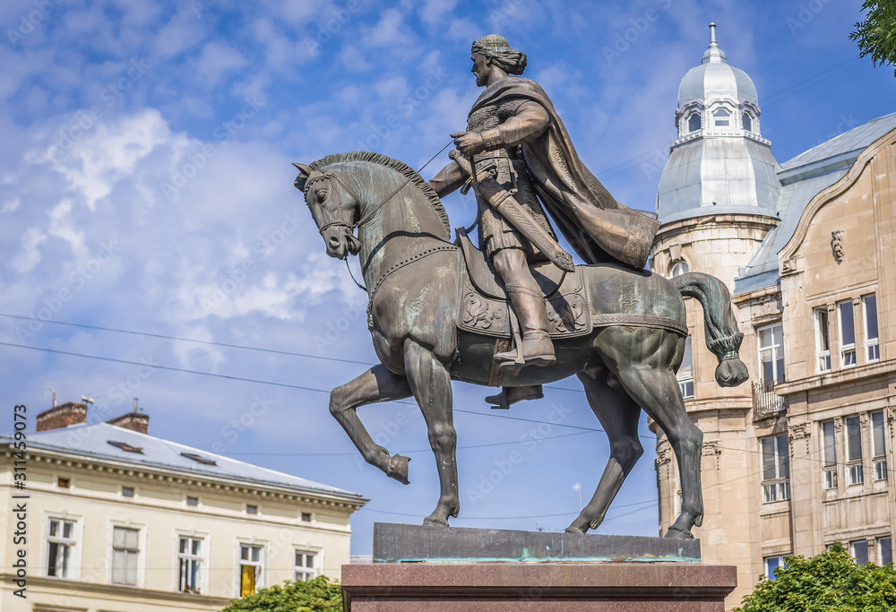 Obraz premium Monument to the King Daniel of Galicia, located in historic part of Lviv, Ukraine
