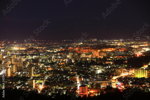 岩手山と盛岡市街の夜景 © yspbqh14
