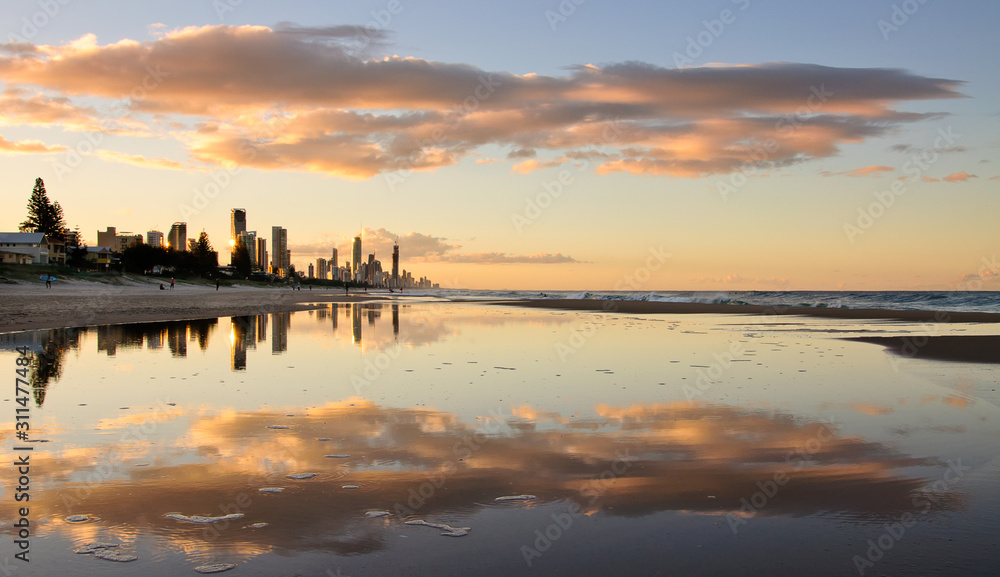 Obraz premium Sunset reflection Gold Coast Australia