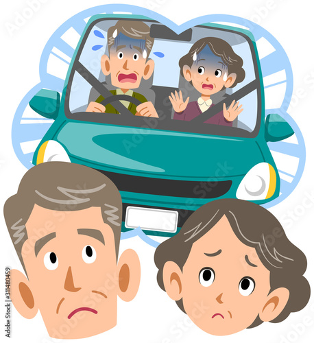 自動車の運転を心配するシニアの夫婦の顔