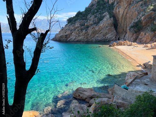 La crique de Ficajola, Piana en Corse photo