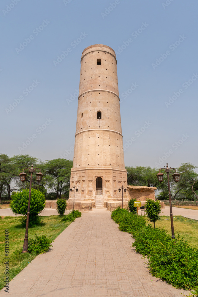 Sheikhupura Hiran Minar 13