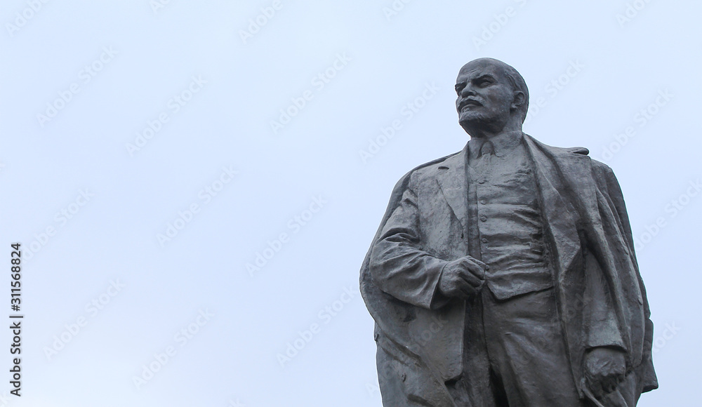Monument to Lenin, during the reign of the USSR.