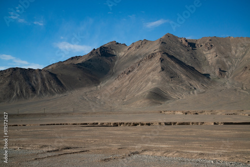 View on the Pamir highway in Tajikistan © pe3check