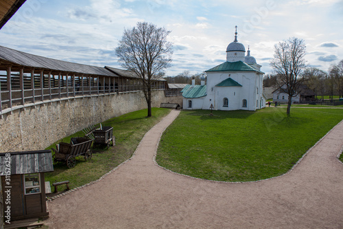 izborskaya fortress