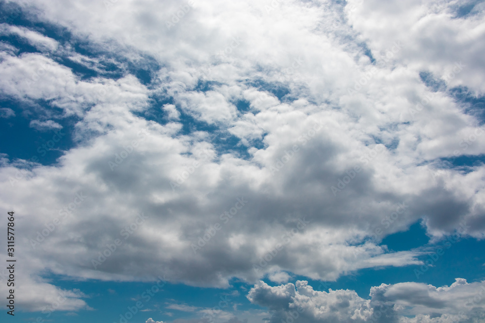 Obraz premium blue sky and white clouds